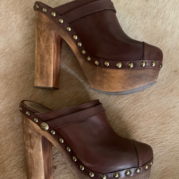 Brown Chanel clogs - Picture 2 of 7
